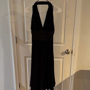 Jones Wear Black Halter Midi Dress